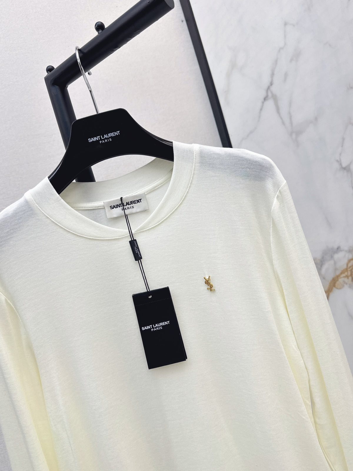 26FW New Long-Sleeve Base Layer with Small Gold Logo 🤍🖤
