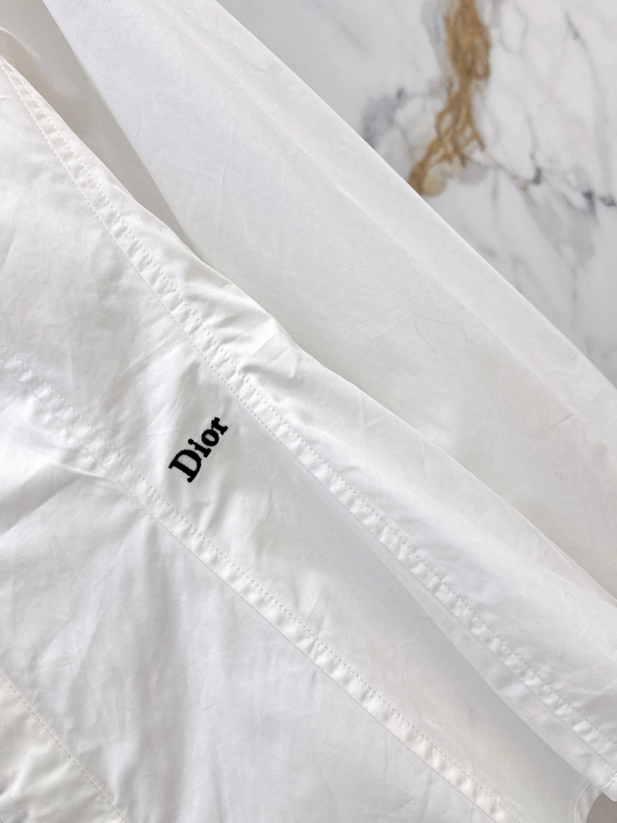 26FW New White Shirt with Contrast-Trim Stand Collar 🤍