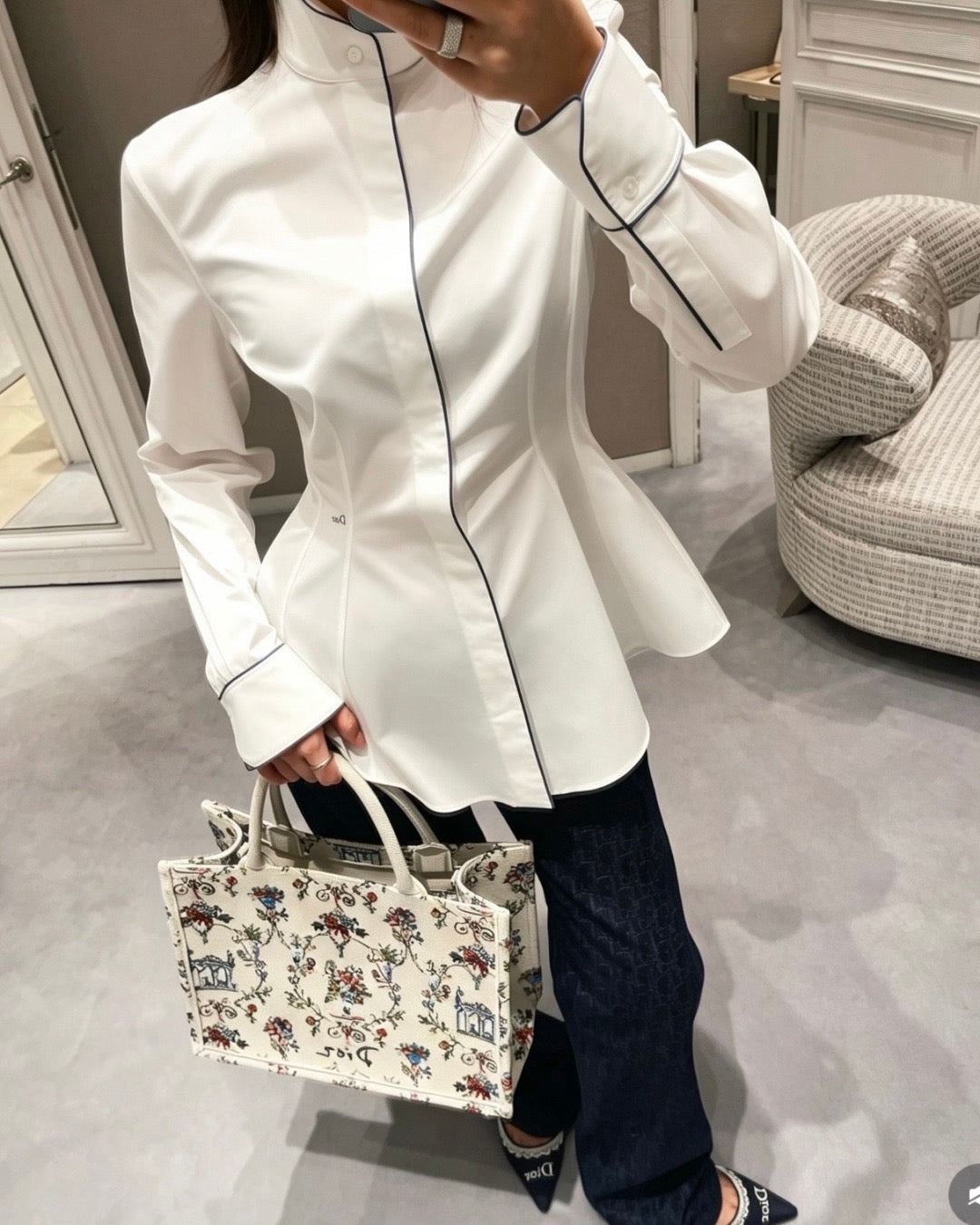 26FW New White Shirt with Contrast-Trim Stand Collar 🤍