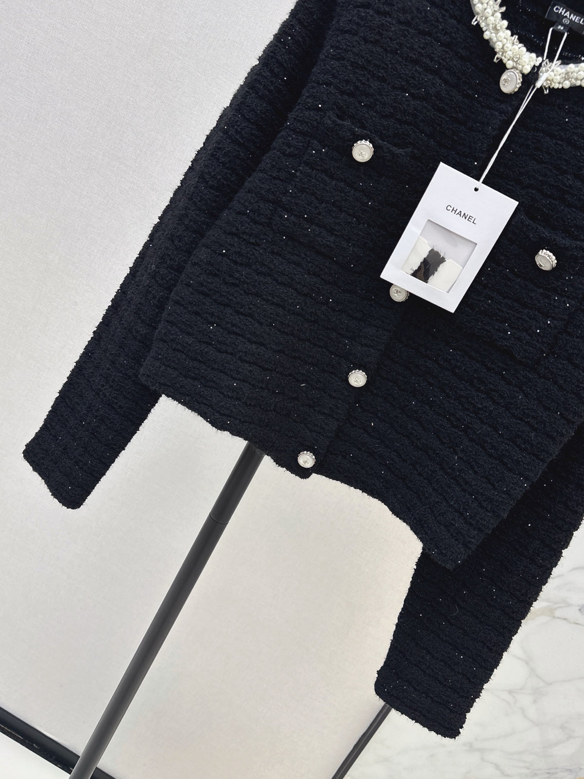 26FW New Hand-Beaded Knit Cardigan 🤍🖤