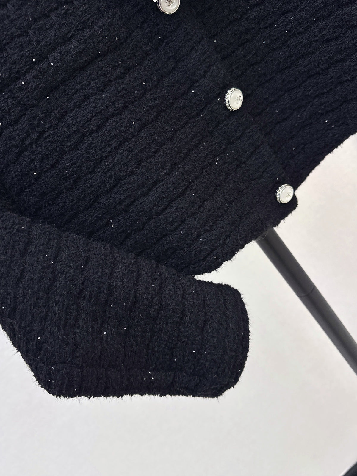 26FW New Hand-Beaded Knit Cardigan 🤍🖤
