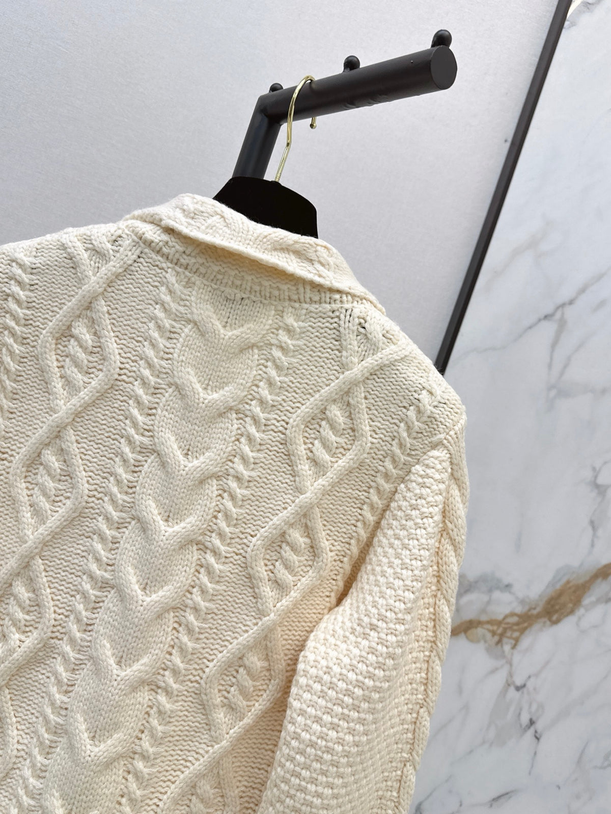 26FW New Knit Cardigan with Ruffled Hem 🤍🖤