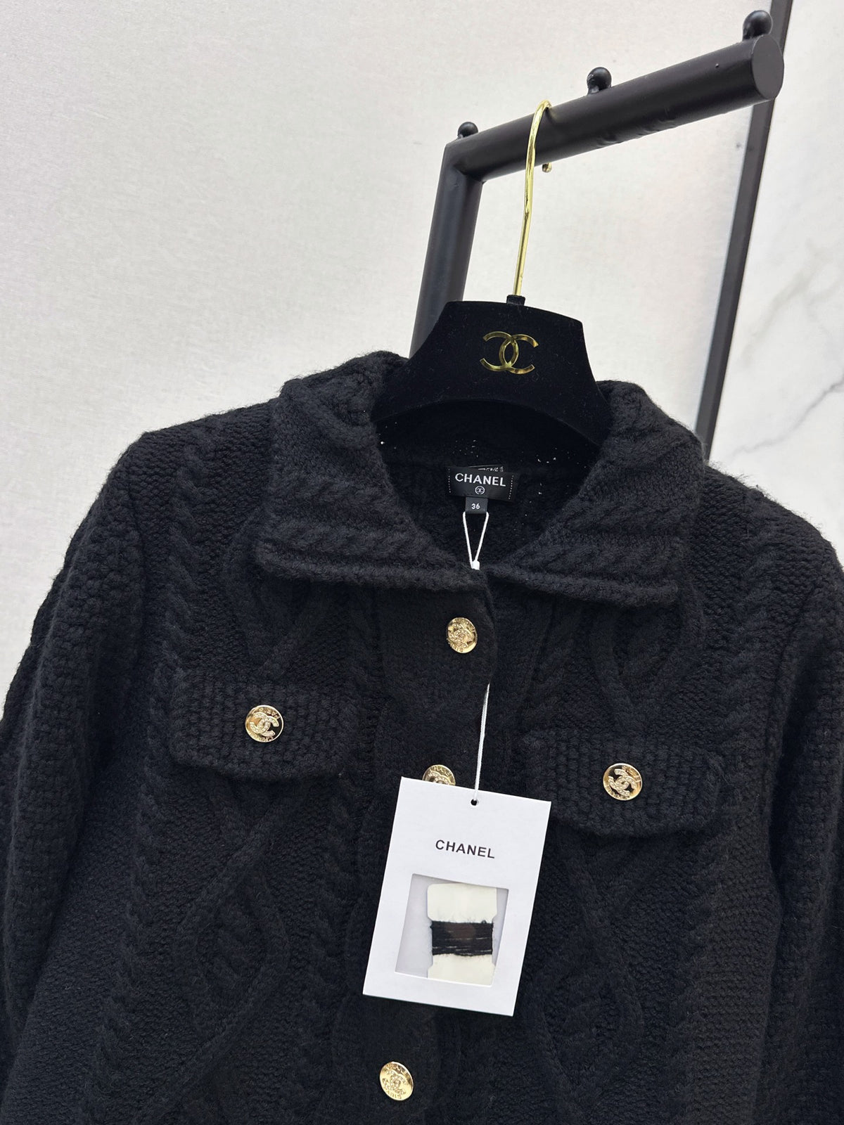 26FW New Knit Cardigan with Ruffled Hem 🤍🖤