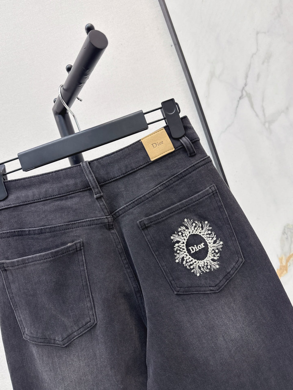 26FW New Embroidered Straight-Leg Jeans 🩵🖤
