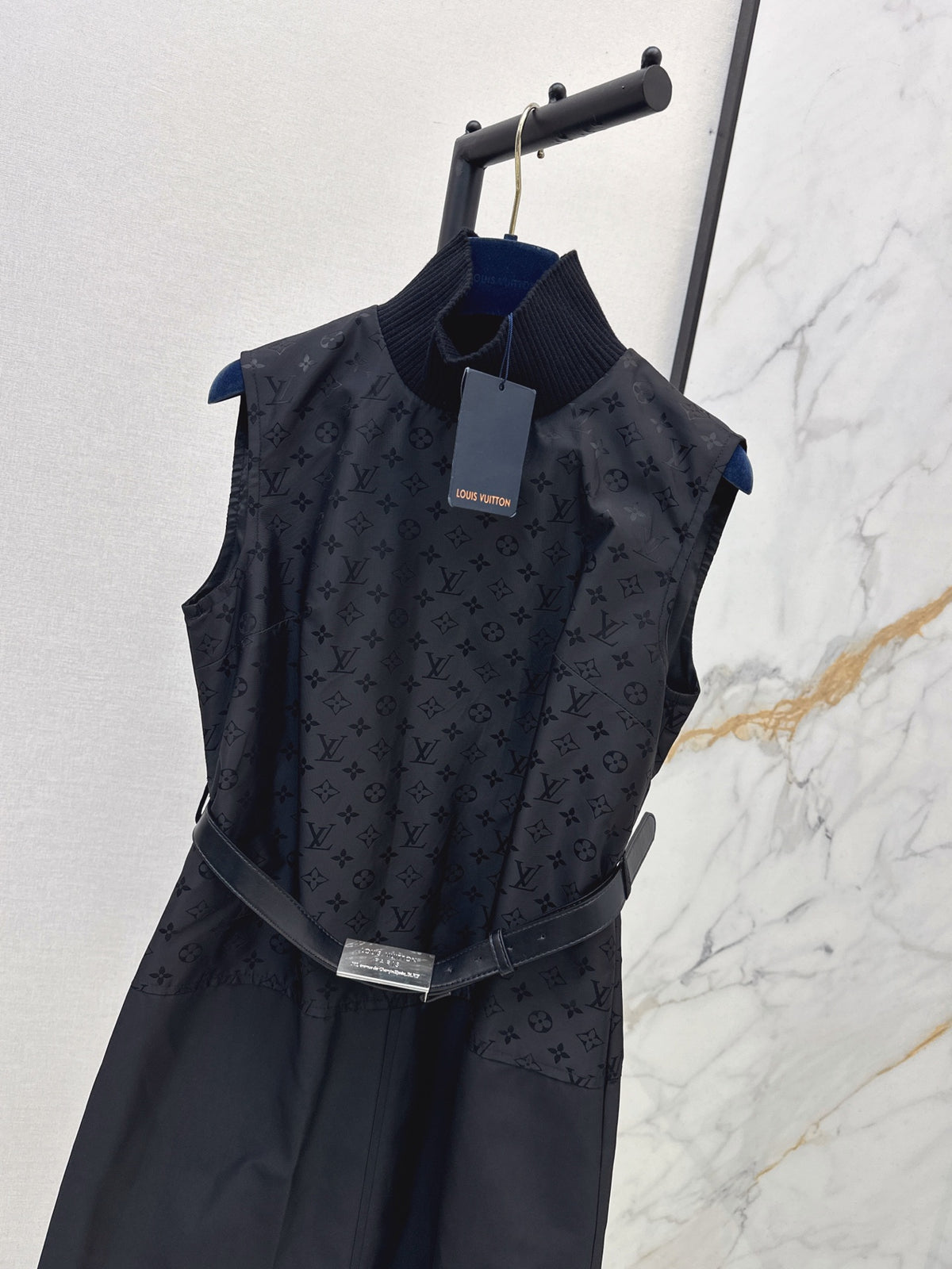 26FW New Monogram Sleeveless Dress🖤