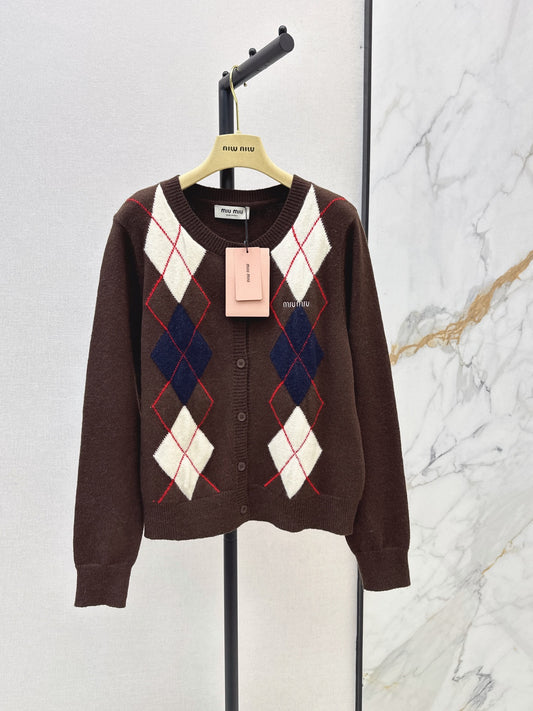 26FW New Quilted-Pattern Crew-Neck Cardigan 🤍🤎🩶💙