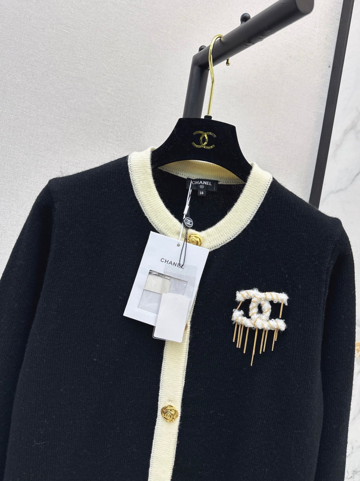26FW New Black & White Color-Block Crew-Neck Cardigan 🤍🖤