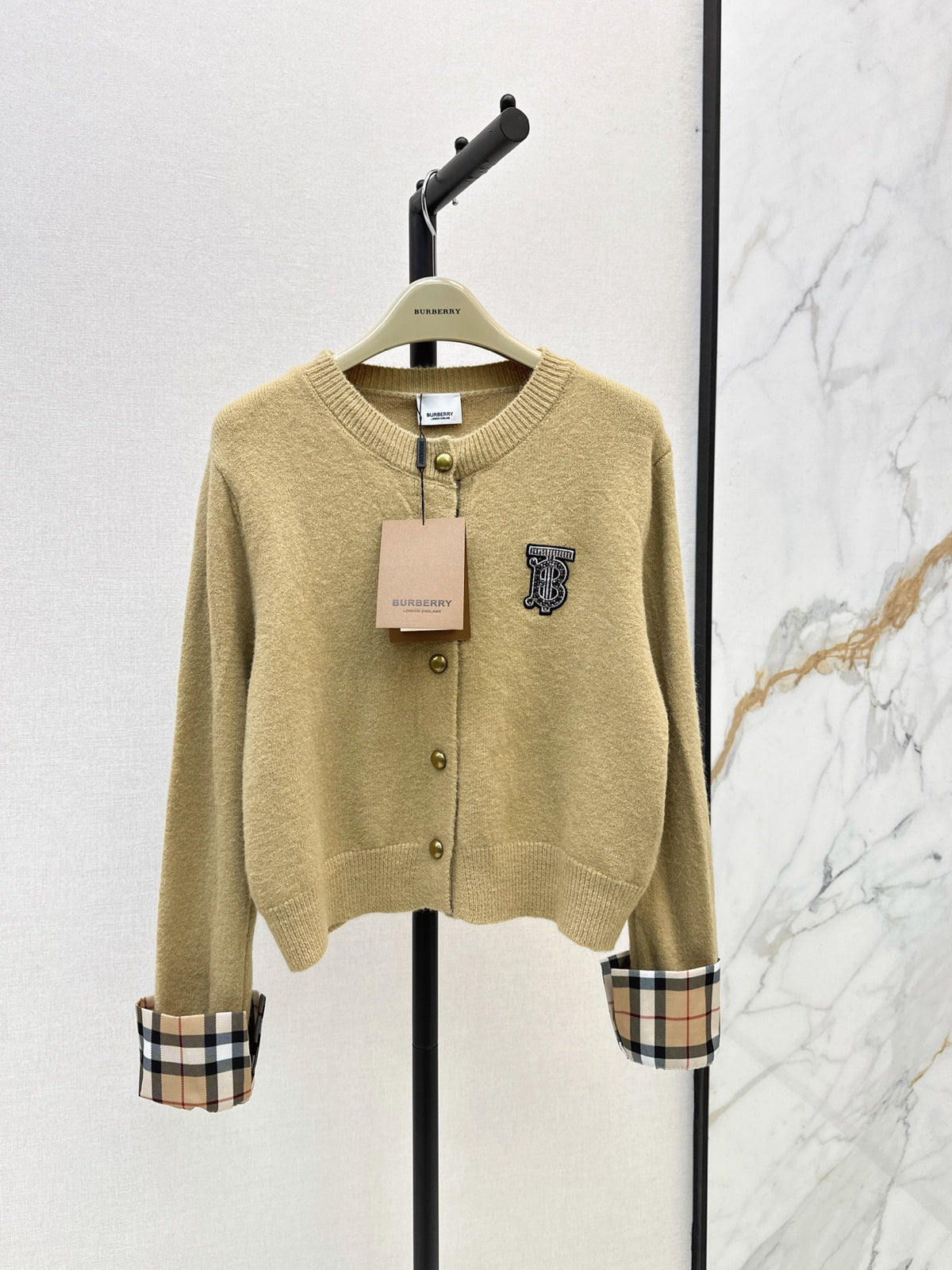26FW New Crew-Neck Cardigan 🤍🤎