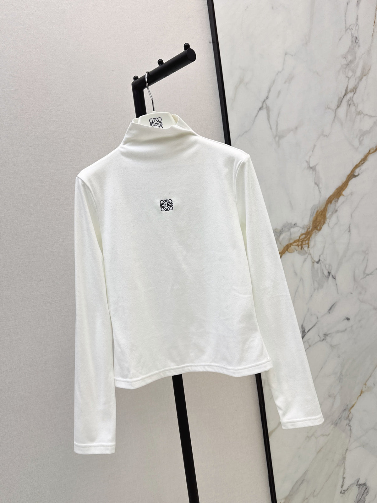 26FW New Logo-Embroidered Base Layer 🤍🖤