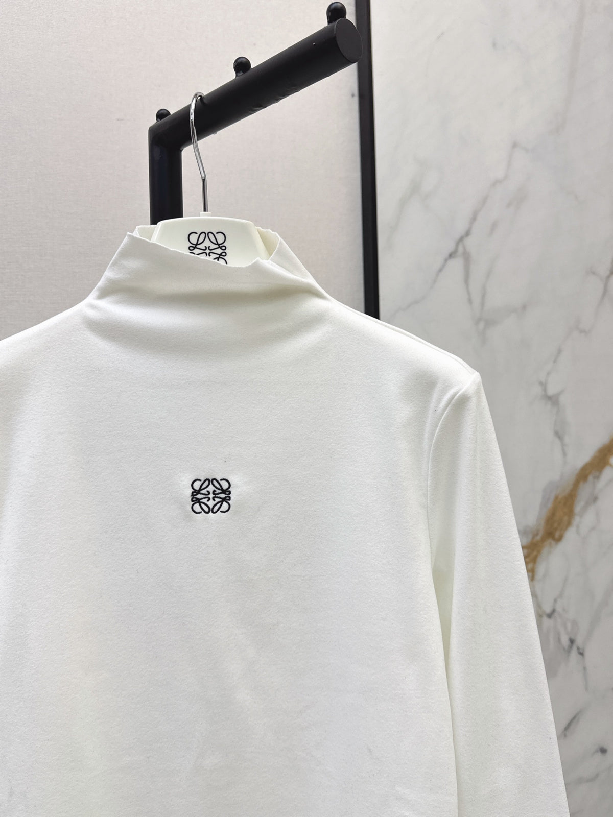 26FW New Logo-Embroidered Base Layer 🤍🖤