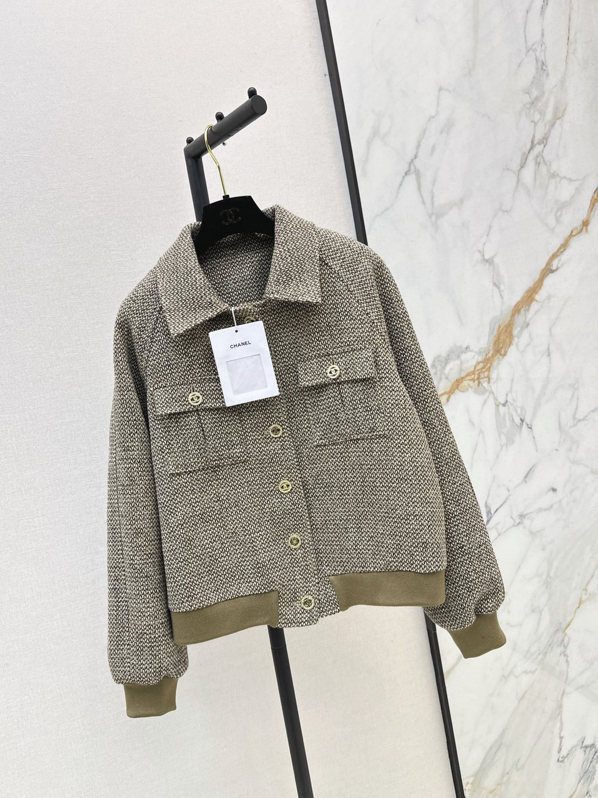 26FW New Tweed Cropped Jacket with Gold-Tone Accents 🤎