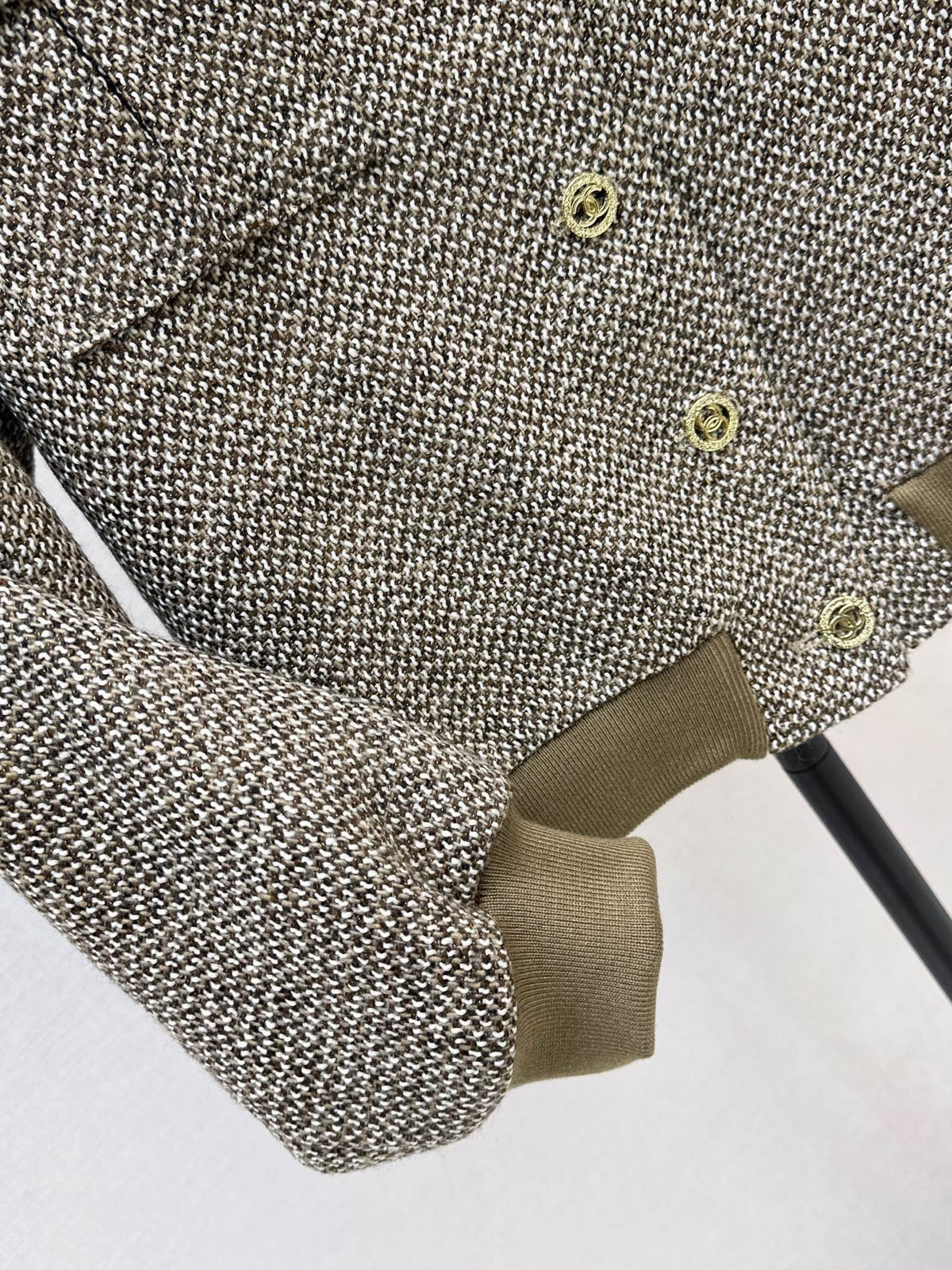 26FW New Tweed Cropped Jacket with Gold-Tone Accents 🤎