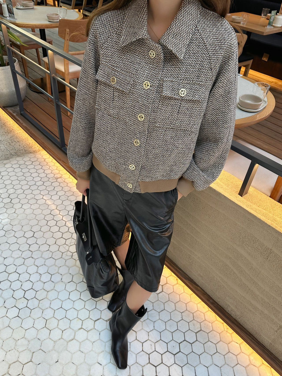 26FW New Tweed Cropped Jacket with Gold-Tone Accents 🤎