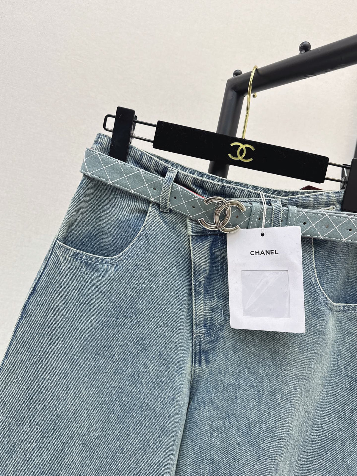 🔥Highest Quality🔥26FW New Straight-Leg Jeans with Embroidered Double-C Pocket Detail 🩵