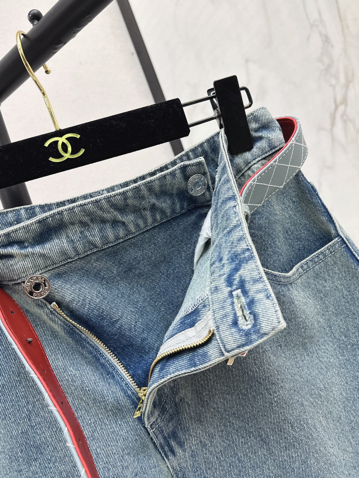 🔥Highest Quality🔥26FW New Straight-Leg Jeans with Embroidered Double-C Pocket Detail 🩵