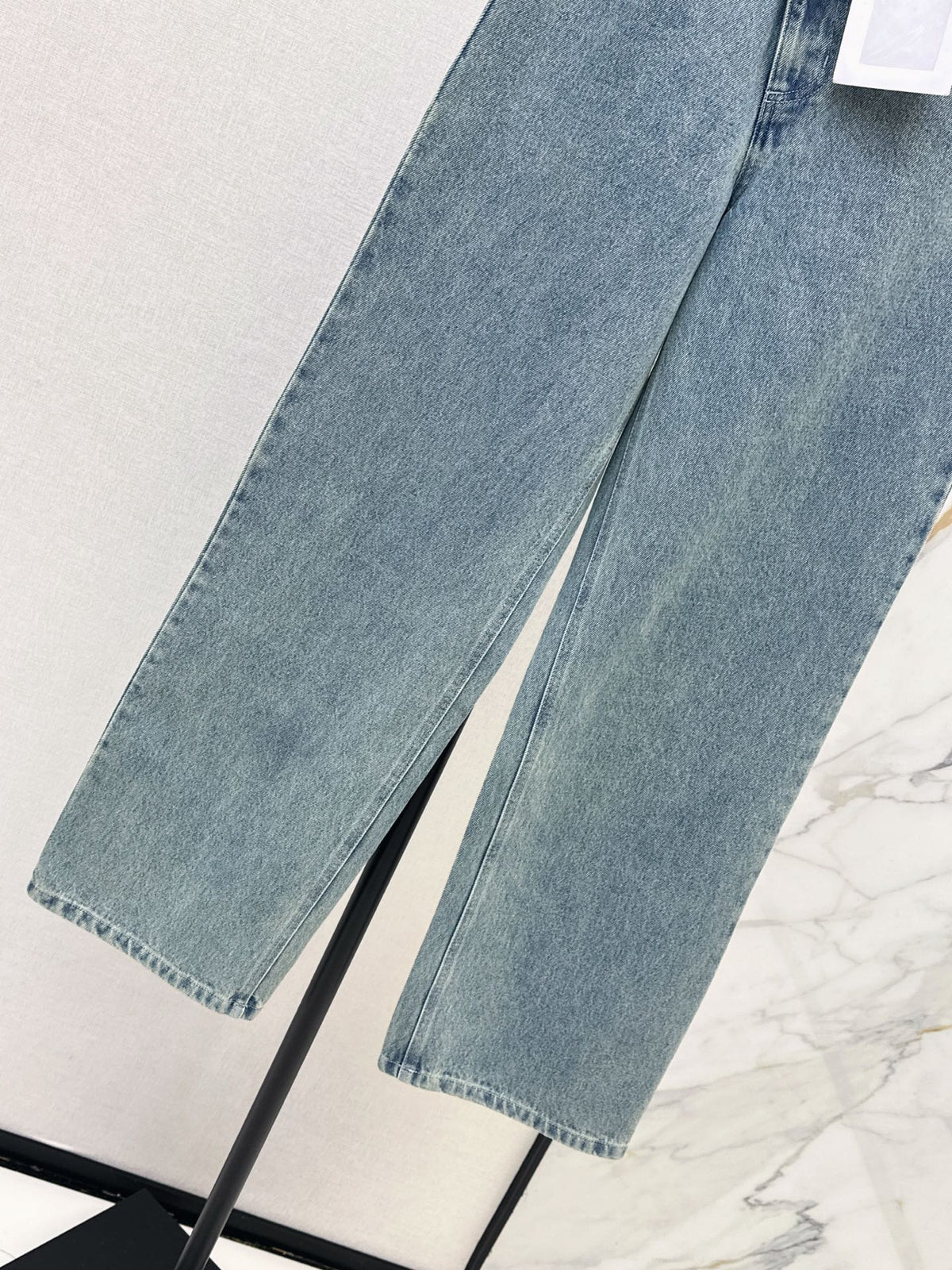 🔥Highest Quality🔥26FW New Straight-Leg Jeans with Embroidered Double-C Pocket Detail 🩵