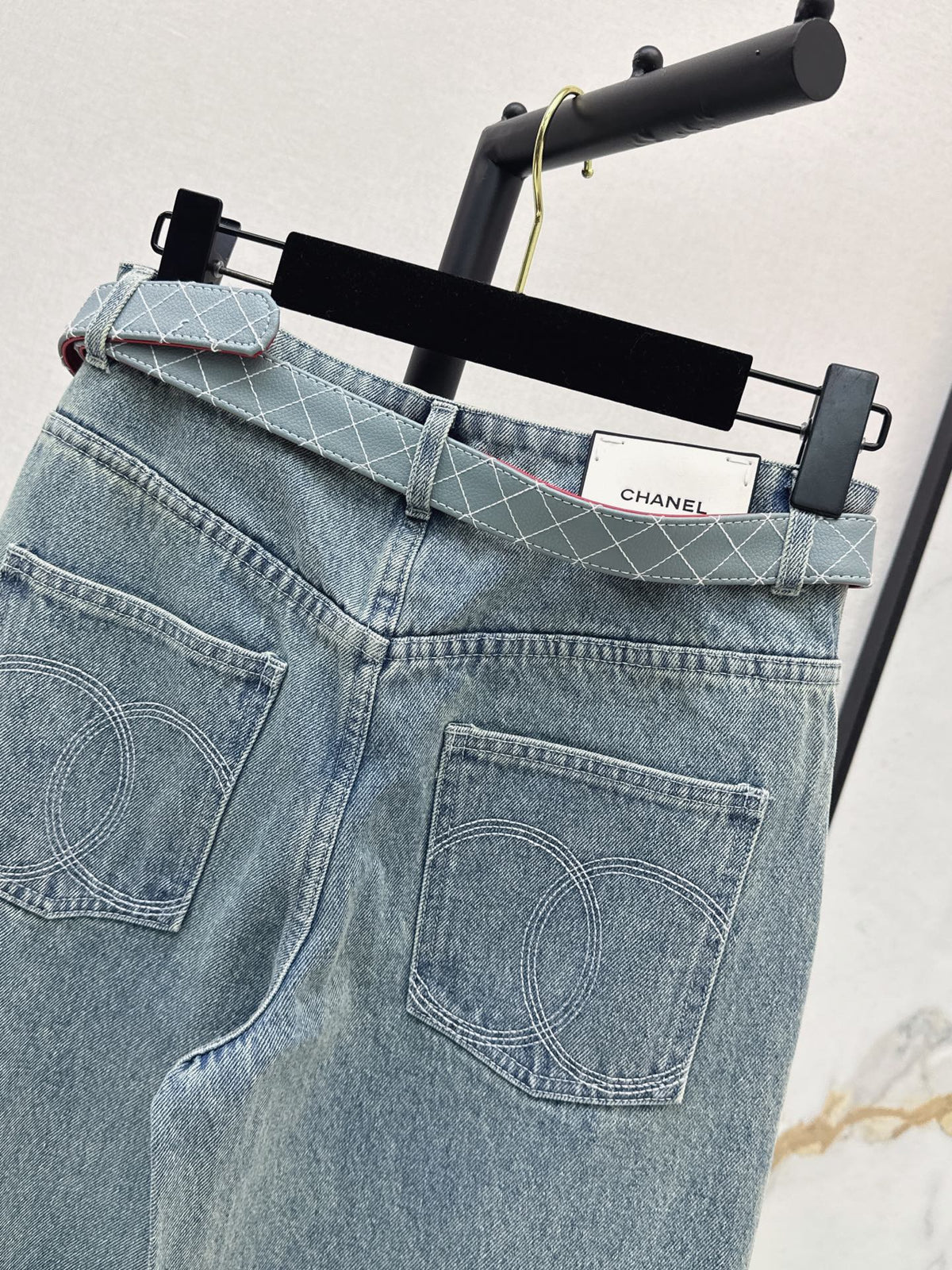 🔥Highest Quality🔥26FW New Straight-Leg Jeans with Embroidered Double-C Pocket Detail 🩵