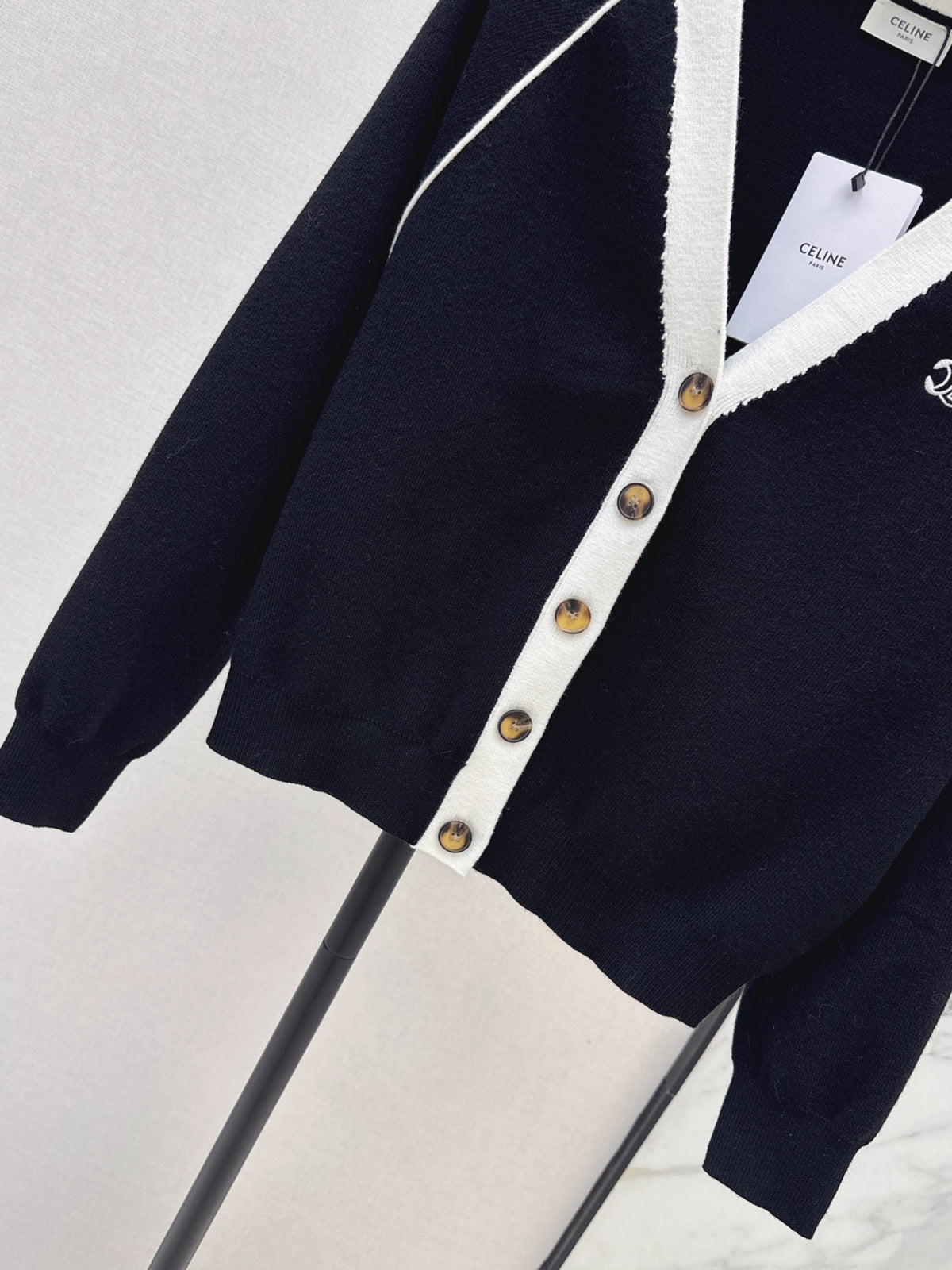 26FW New Embroidered V-Neck Knit Cardigan 🩶🖤