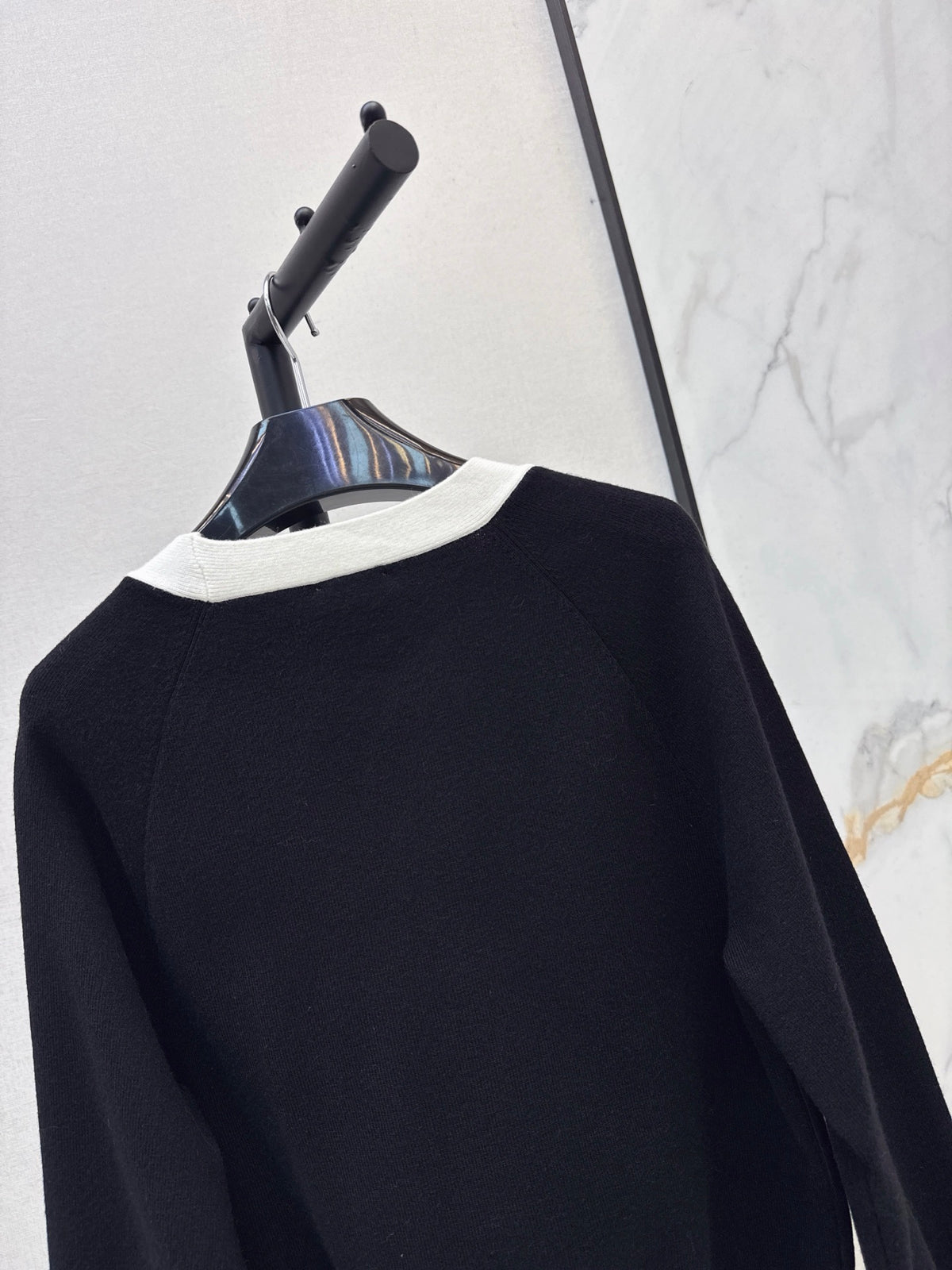 26FW New Embroidered V-Neck Knit Cardigan 🩶🖤