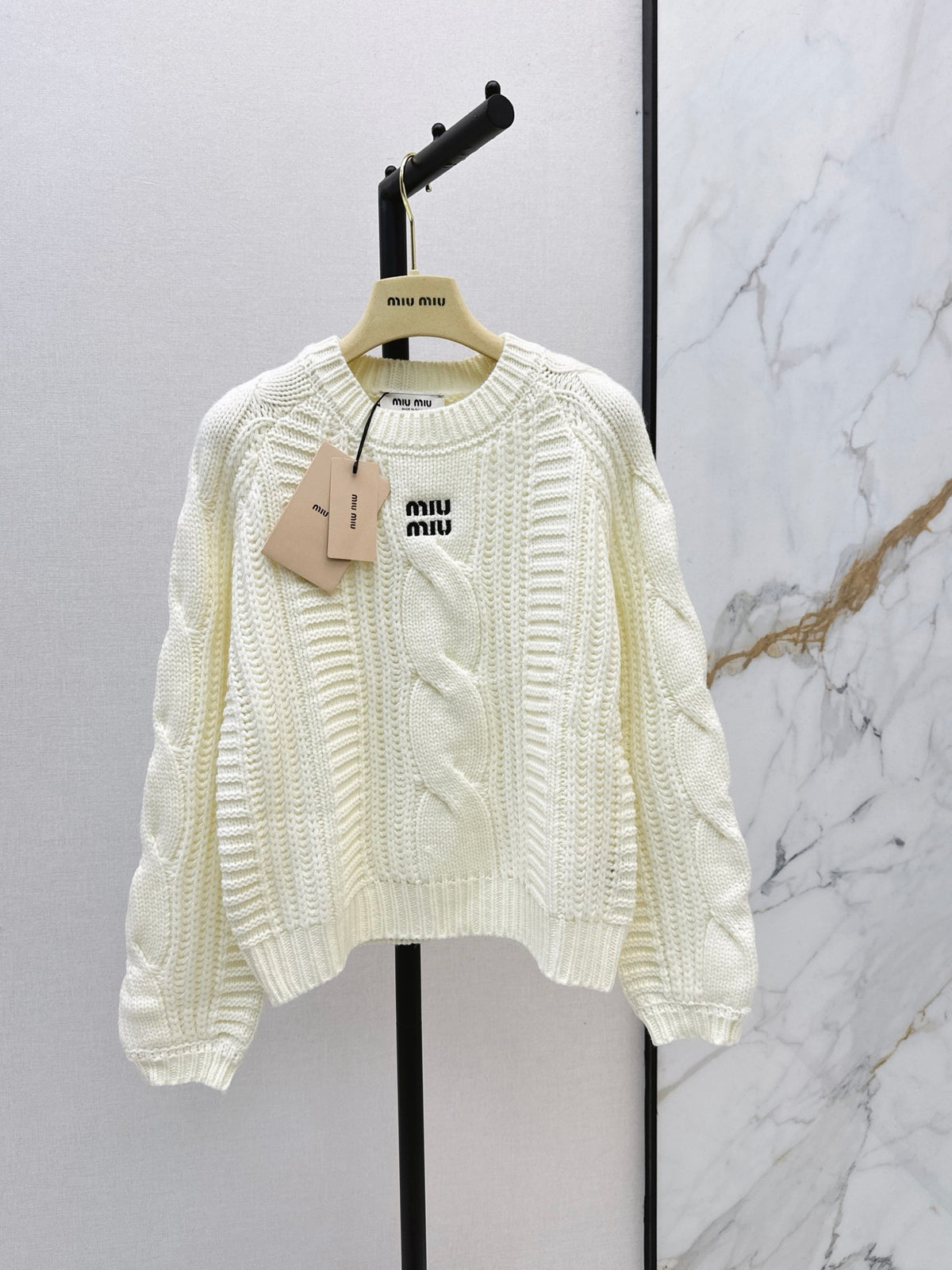 26FW New 3D-Textured Crewneck Knit Sweater 🤍