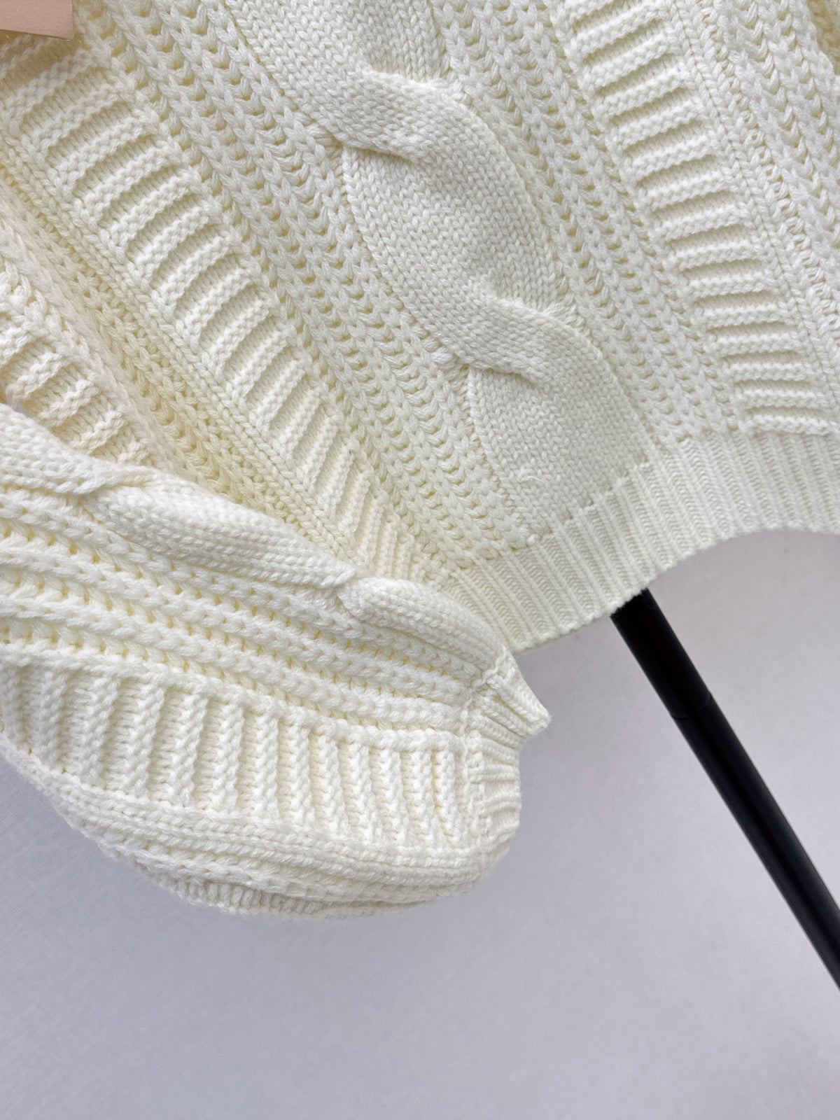 26FW New 3D-Textured Crewneck Knit Sweater 🤍