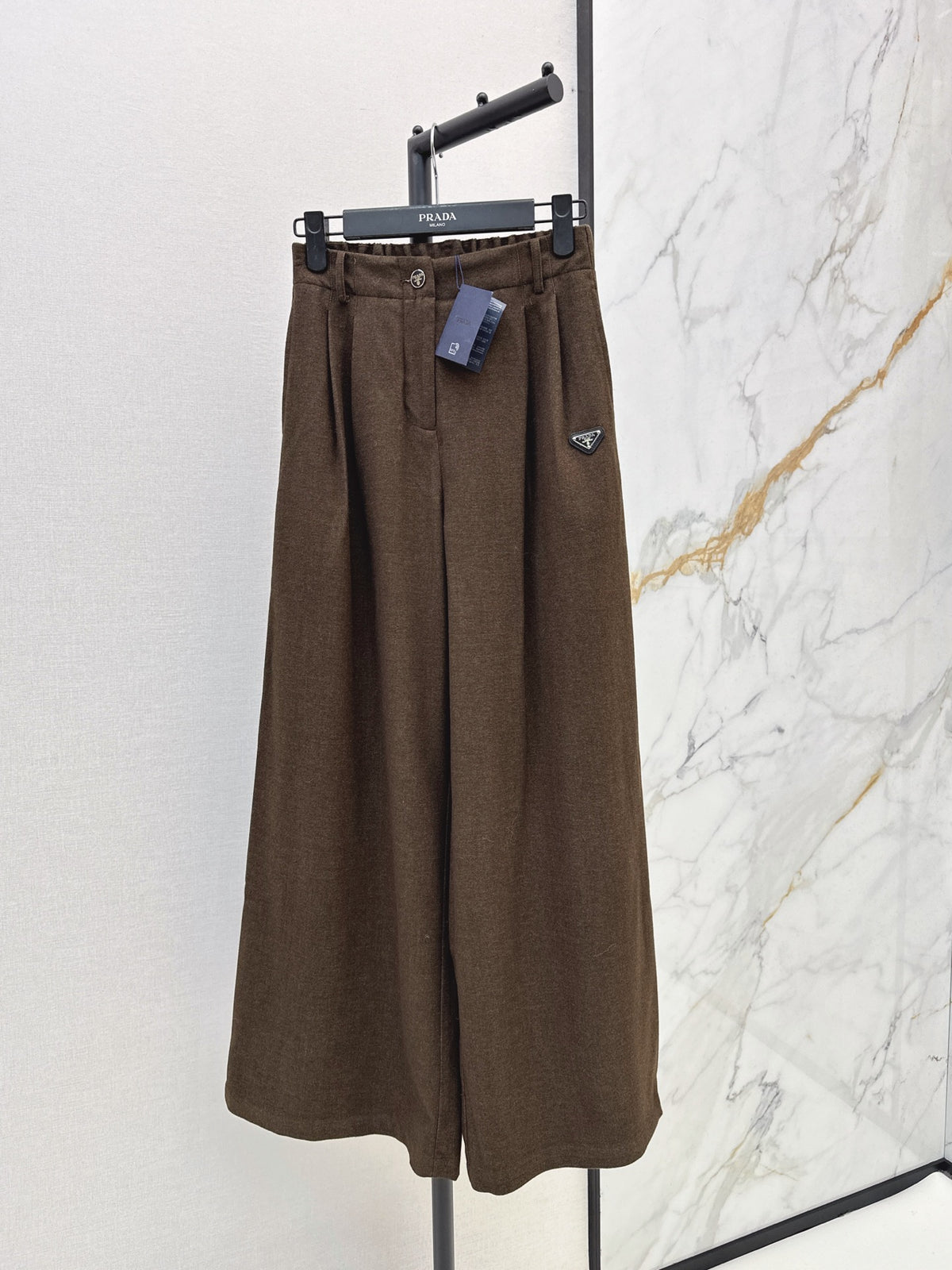 26FW New Straight-Leg Wide-Leg Trousers with Triangular Logo Detail 🤎💙🖤