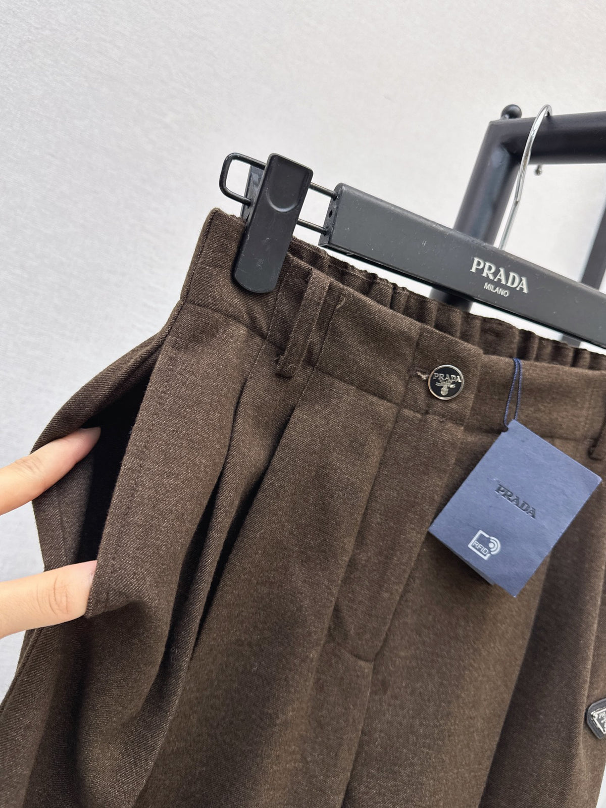 26FW New Straight-Leg Wide-Leg Trousers with Triangular Logo Detail 🤎💙🖤