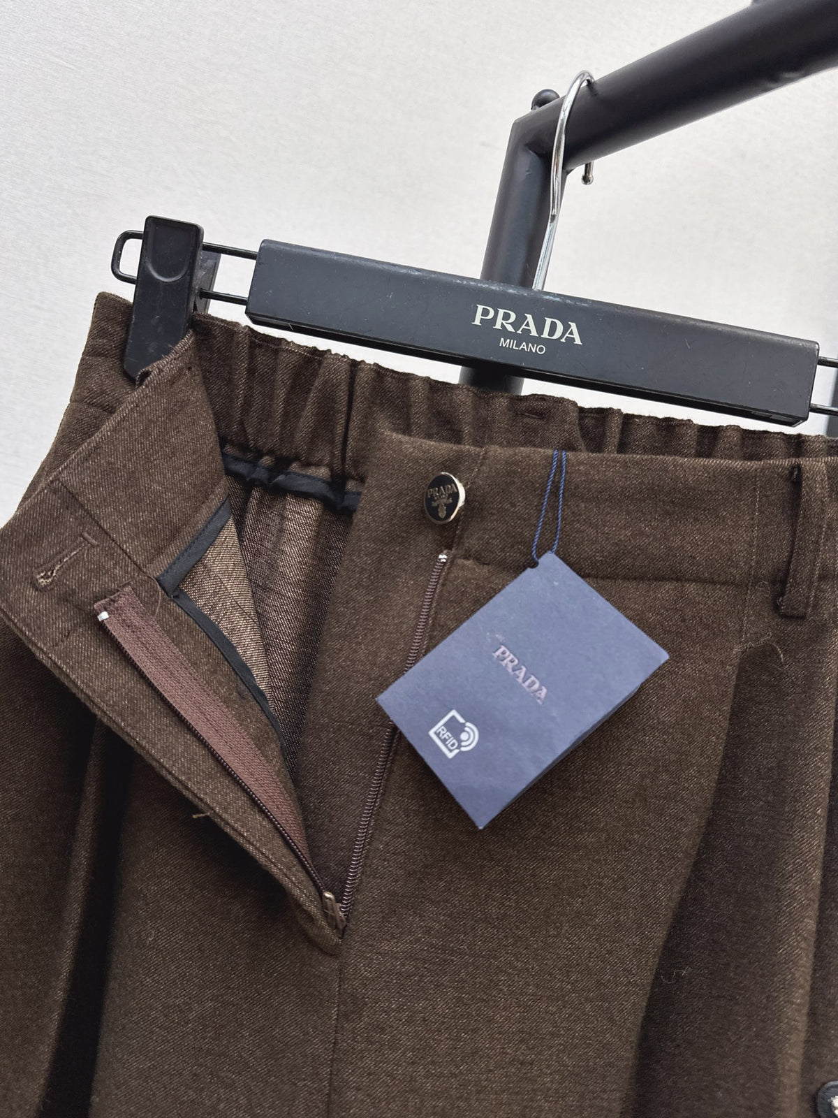 26FW New Straight-Leg Wide-Leg Trousers with Triangular Logo Detail 🤎💙🖤
