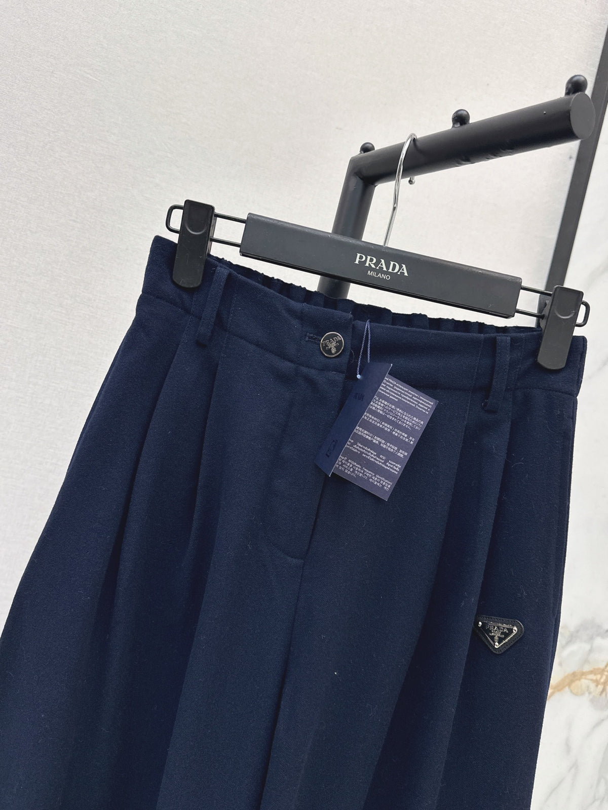 26FW New Straight-Leg Wide-Leg Trousers with Triangular Logo Detail 🤎💙🖤