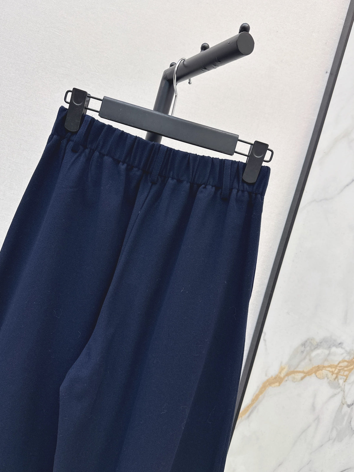 26FW New Straight-Leg Wide-Leg Trousers with Triangular Logo Detail 🤎💙🖤