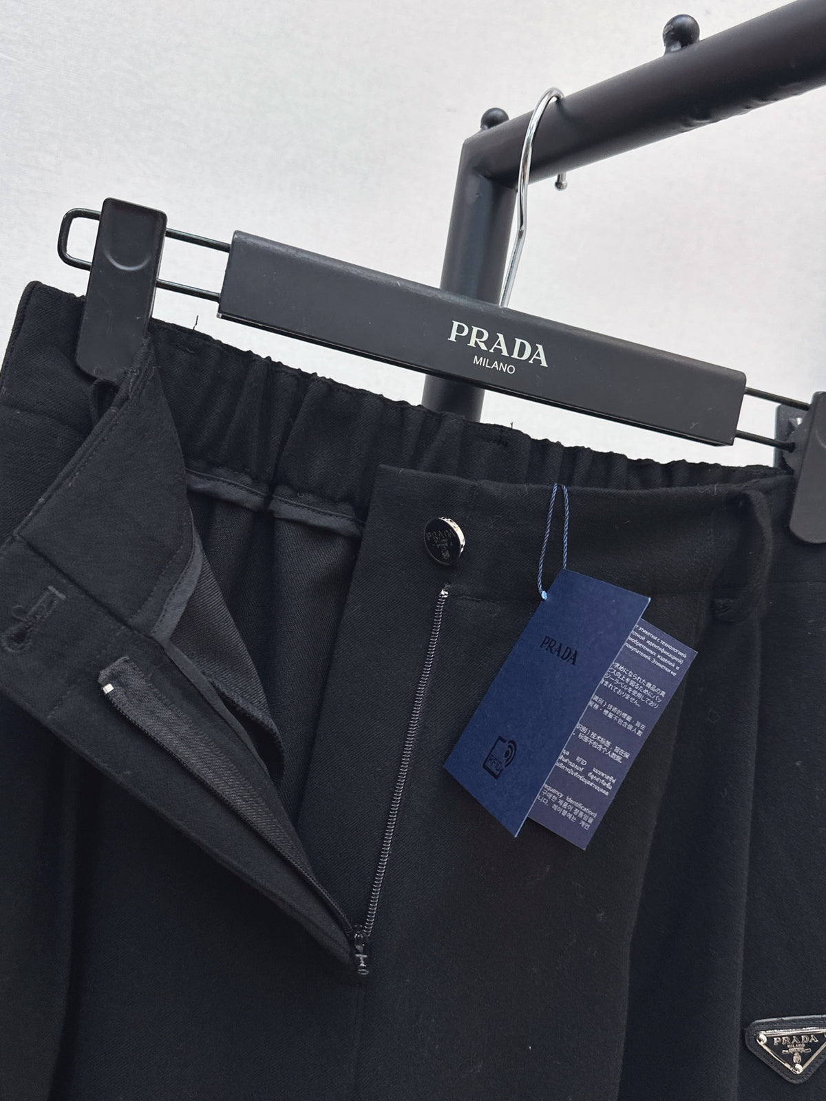 26FW New Straight-Leg Wide-Leg Trousers with Triangular Logo Detail 🤎💙🖤