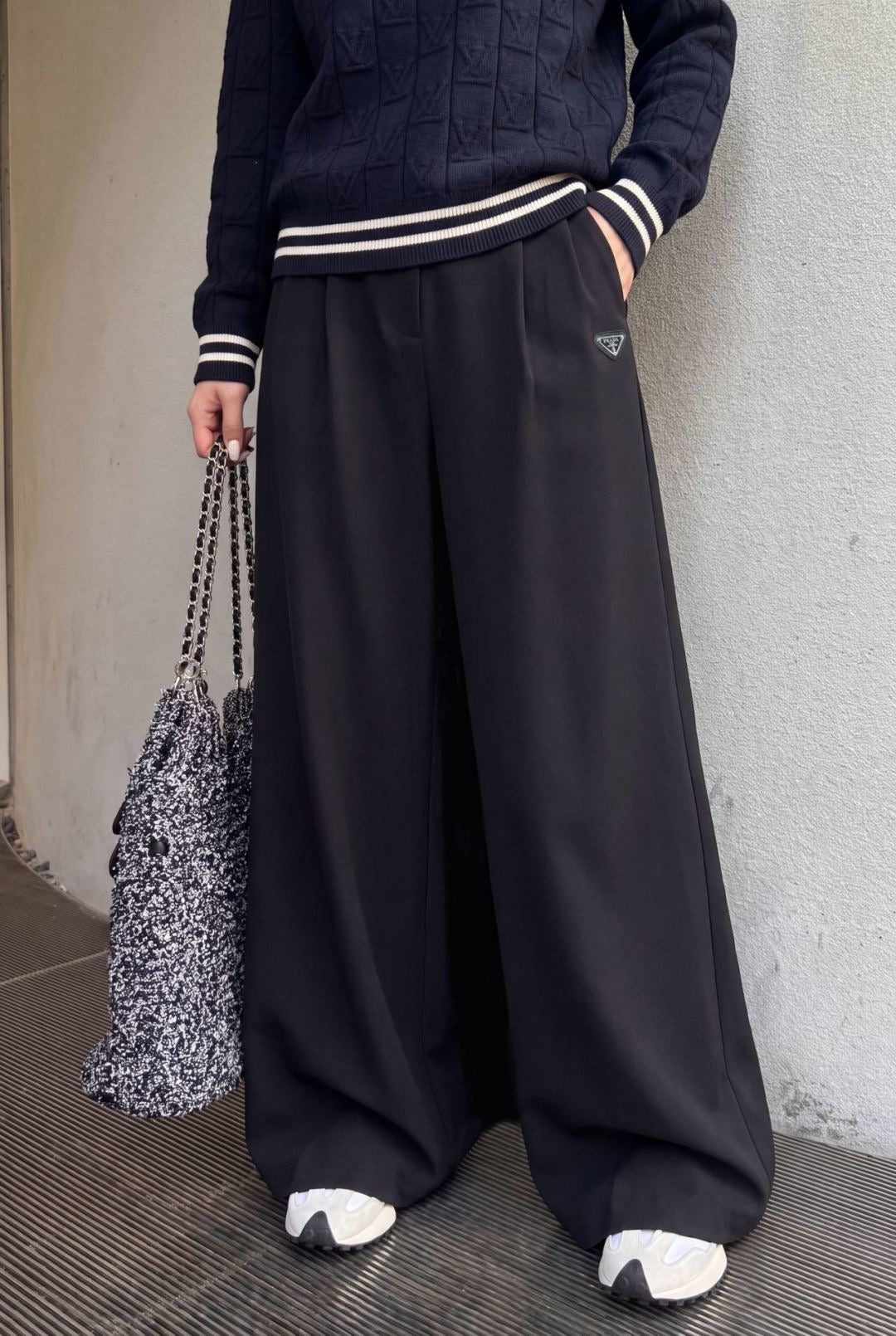 26FW New Straight-Leg Wide-Leg Trousers with Triangular Logo Detail 🤎💙🖤
