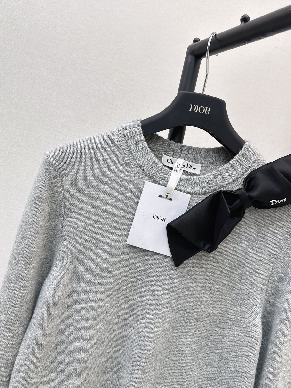 🔥Highest Quality🔥26FW New Bow-Detail Crewneck Sweater 🤍🩶