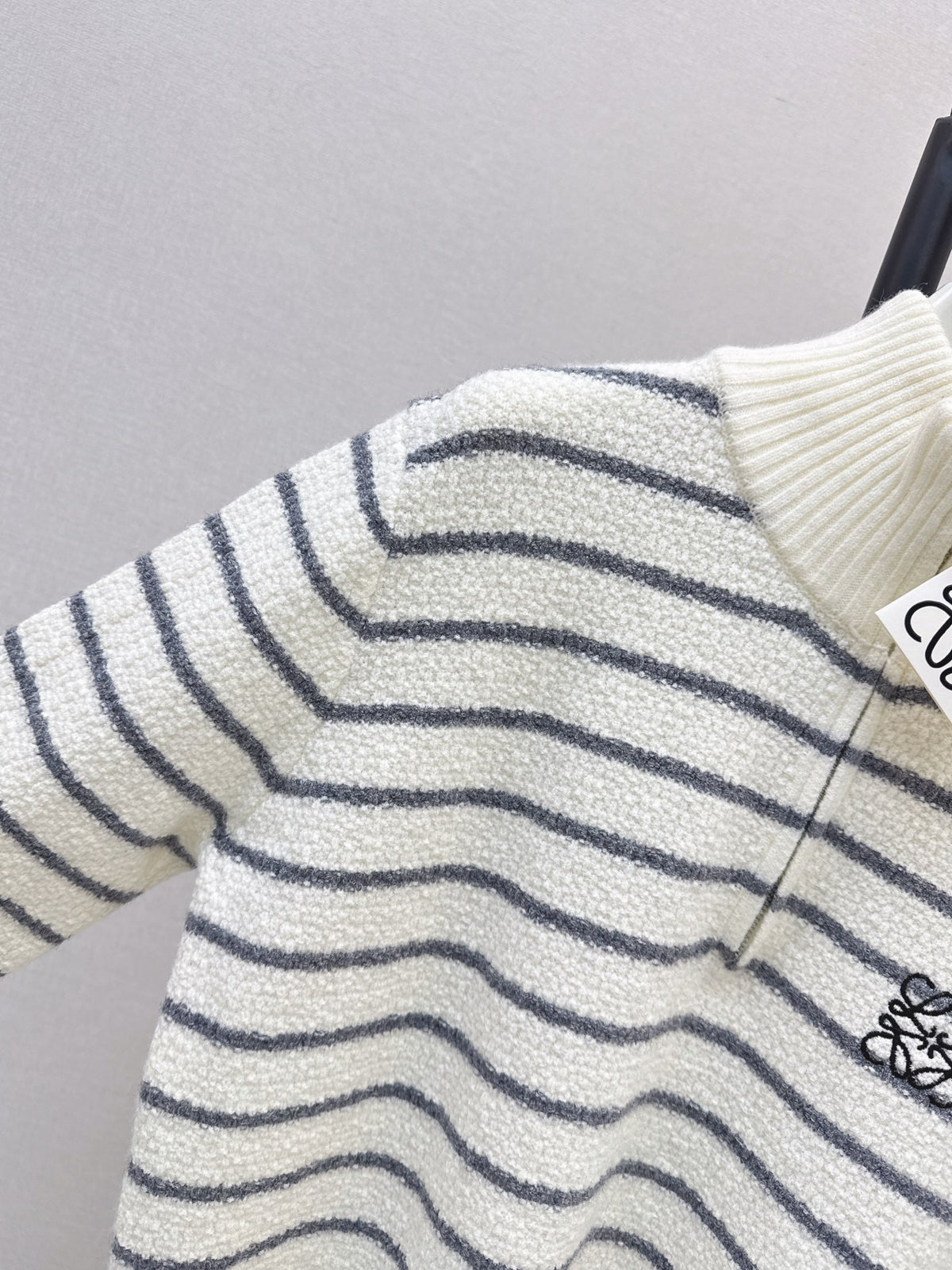 26FW New Half-Placket Striped Knit Top 🤍🤎