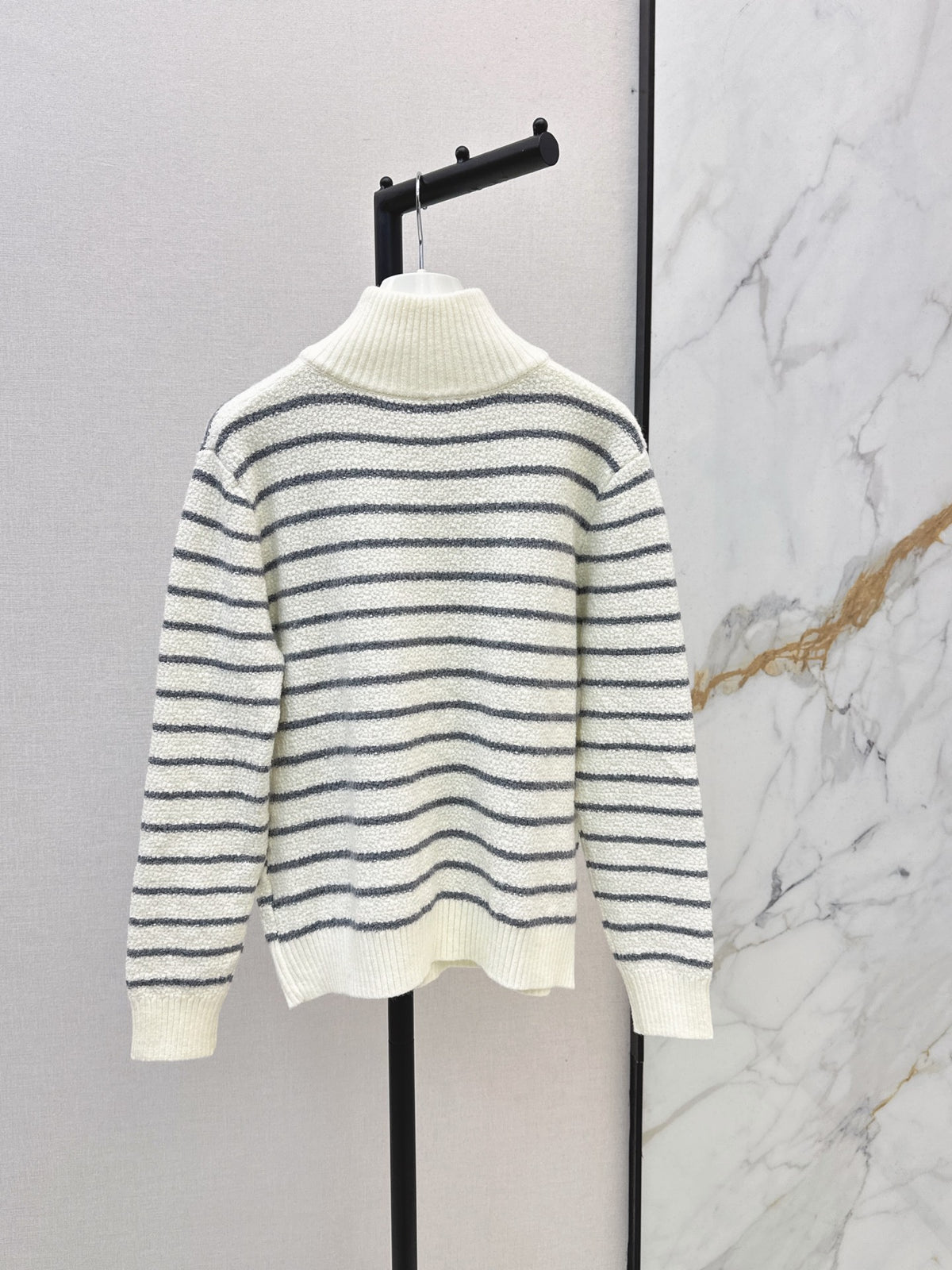 26FW New Half-Placket Striped Knit Top 🤍🤎
