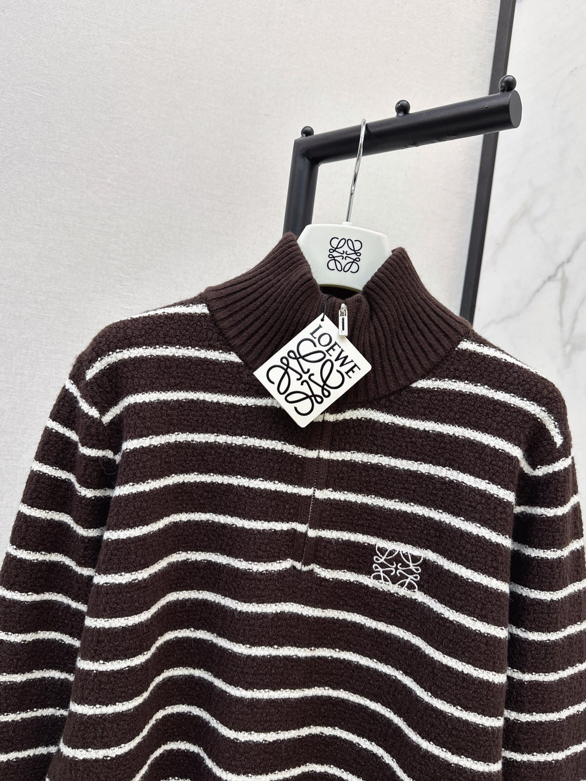 26FW New Half-Placket Striped Knit Top 🤍🤎