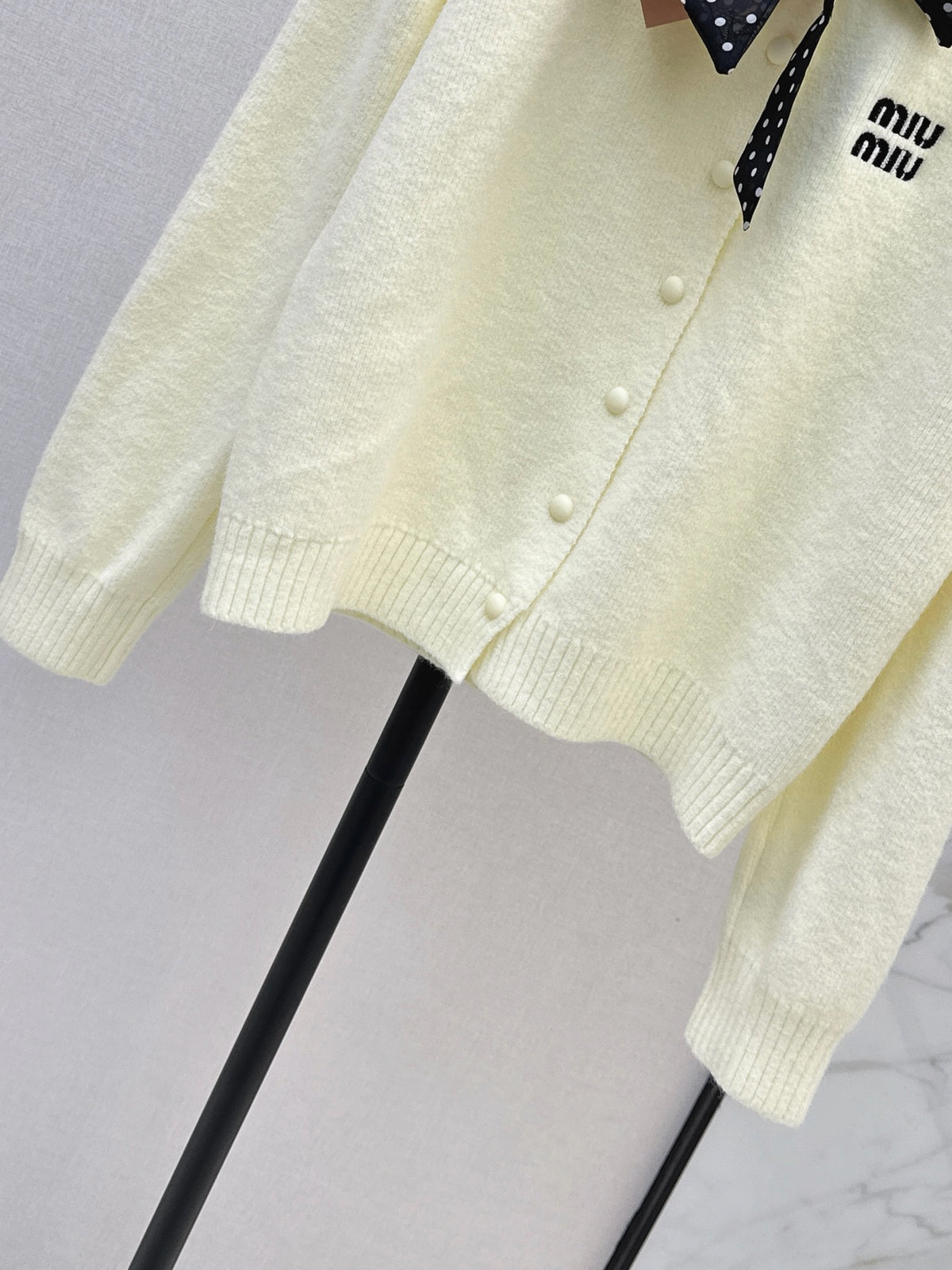 🎄Xmas🎄26FW New Polka-Dot Silk-Scarf-Detail Crewneck Cardigan 🤍❤️