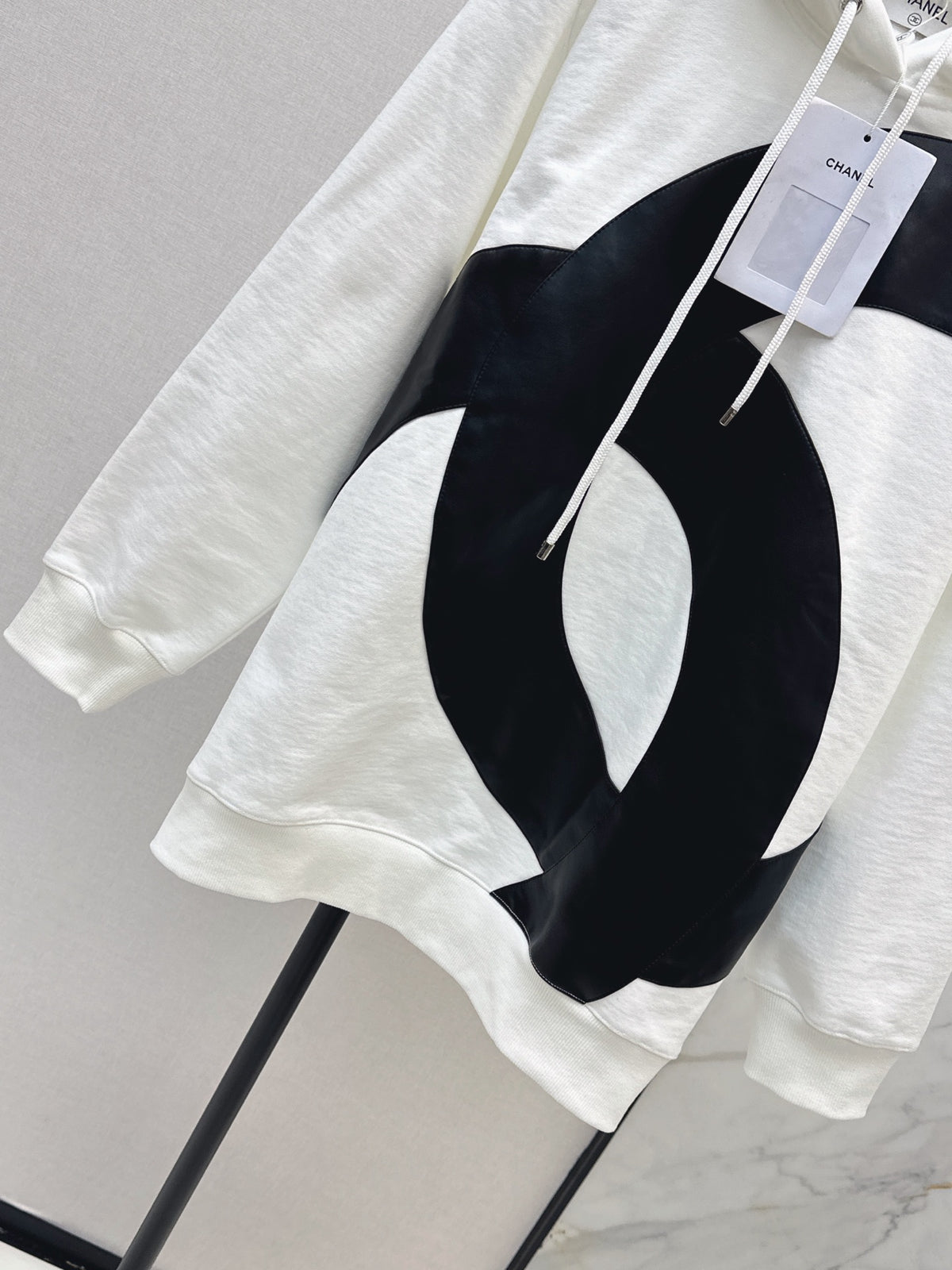 26FW New "Coco Girl" Sweatshirt Dress 🤍🖤