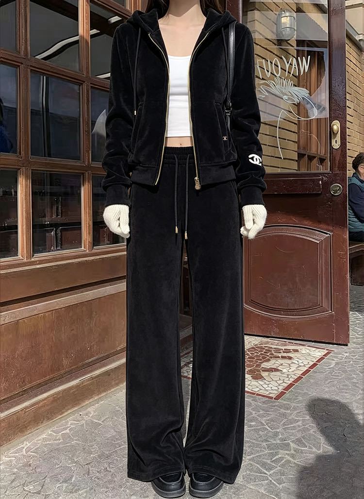 26FW New Casual Set Featuring Double-C Motif 💛🖤