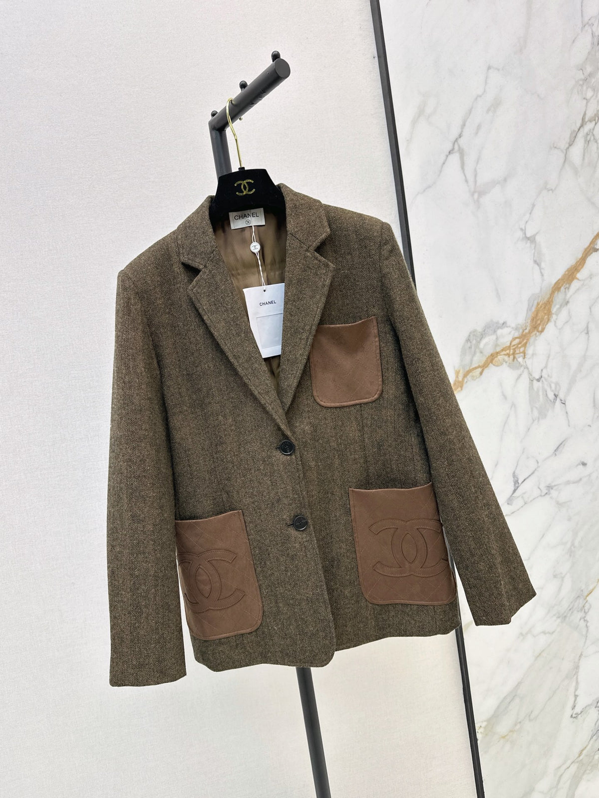 26FW New Oversized Blazer with Contrast-Color Pocket Detail 🤎