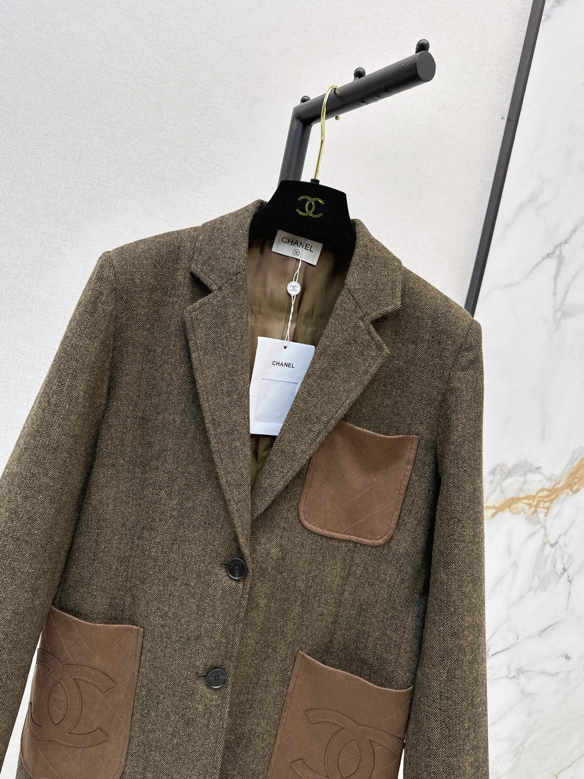 26FW New Oversized Blazer with Contrast-Color Pocket Detail 🤎