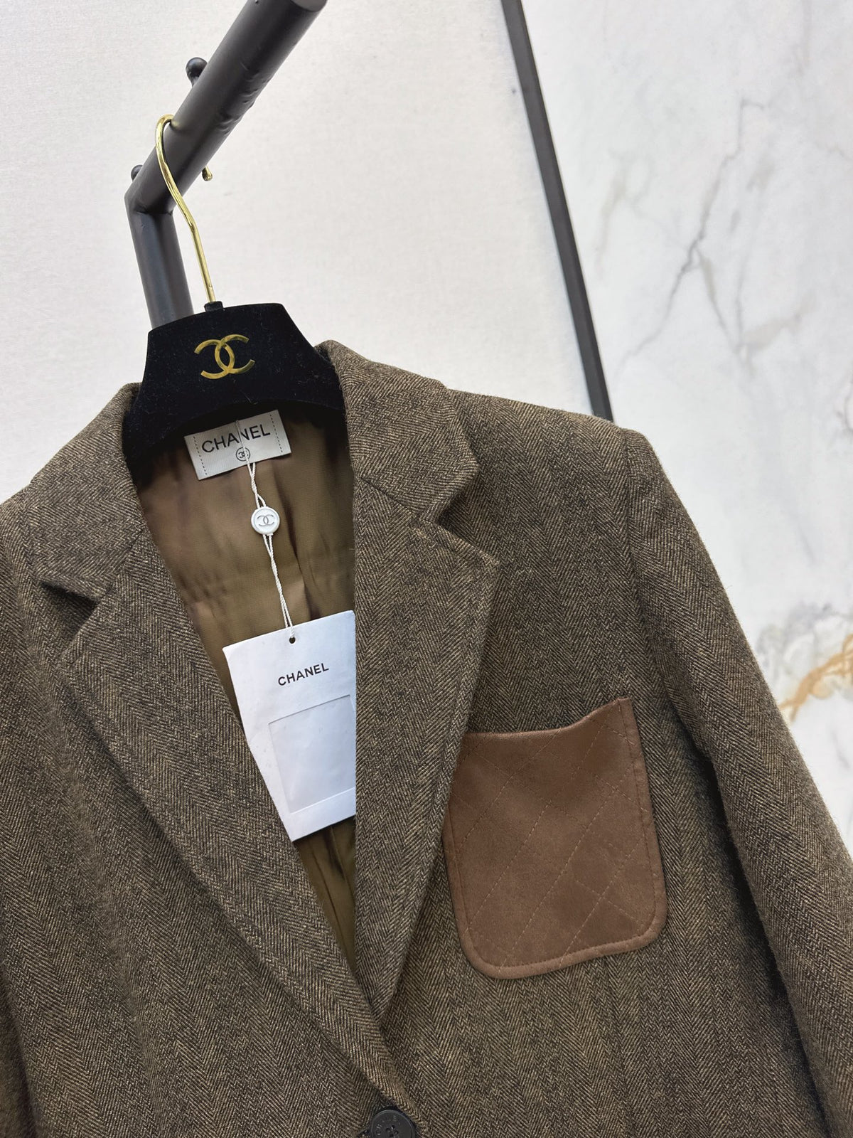26FW New Oversized Blazer with Contrast-Color Pocket Detail 🤎