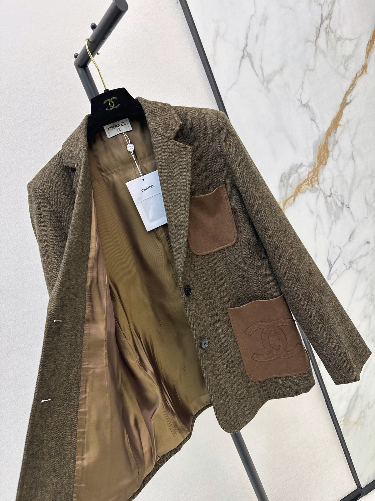 26FW New Oversized Blazer with Contrast-Color Pocket Detail 🤎