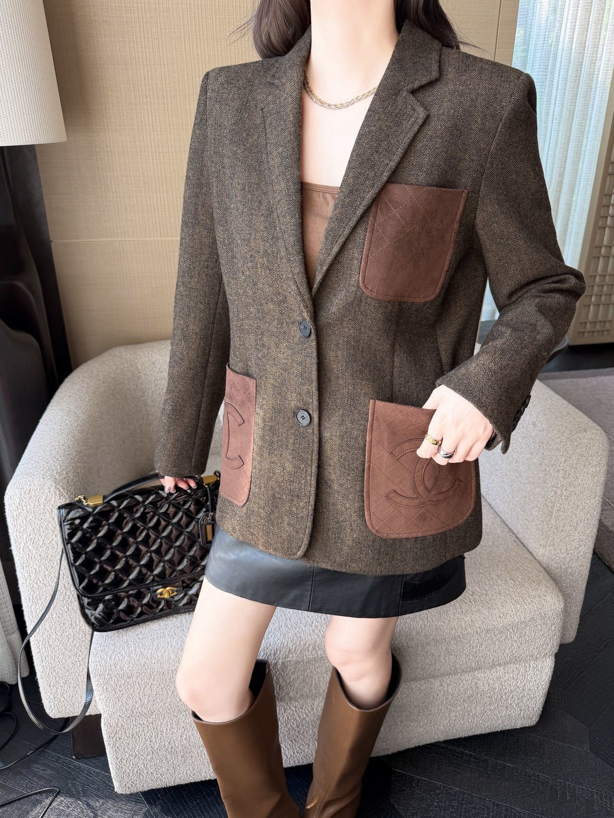 26FW New Oversized Blazer with Contrast-Color Pocket Detail 🤎
