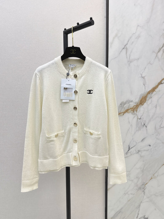 26FW New Crew-Neck Knitted Cardigan 🤍🖤