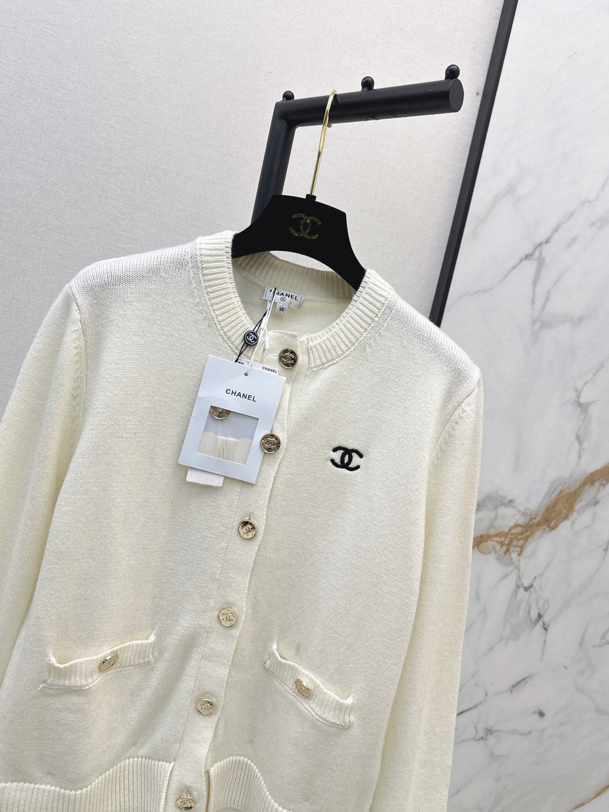 26FW New Crew-Neck Knitted Cardigan 🤍🖤