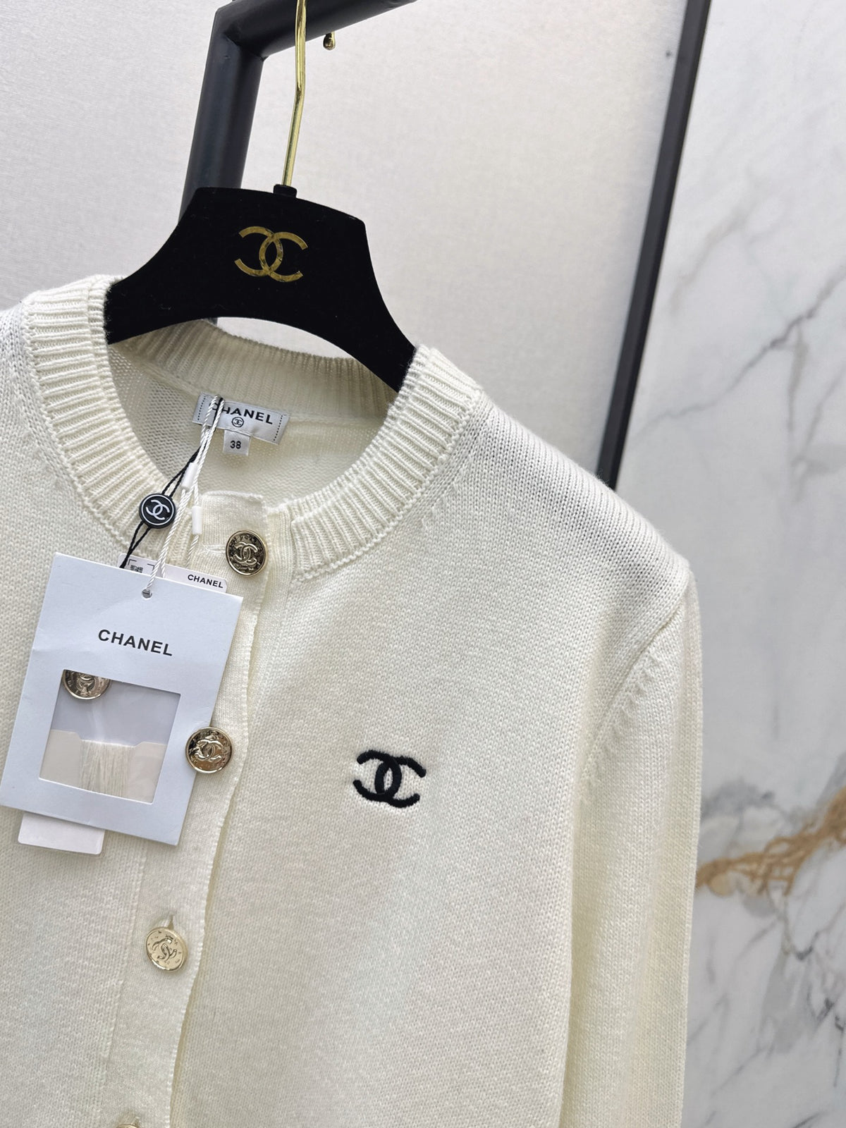 26FW New Crew-Neck Knitted Cardigan 🤍🖤