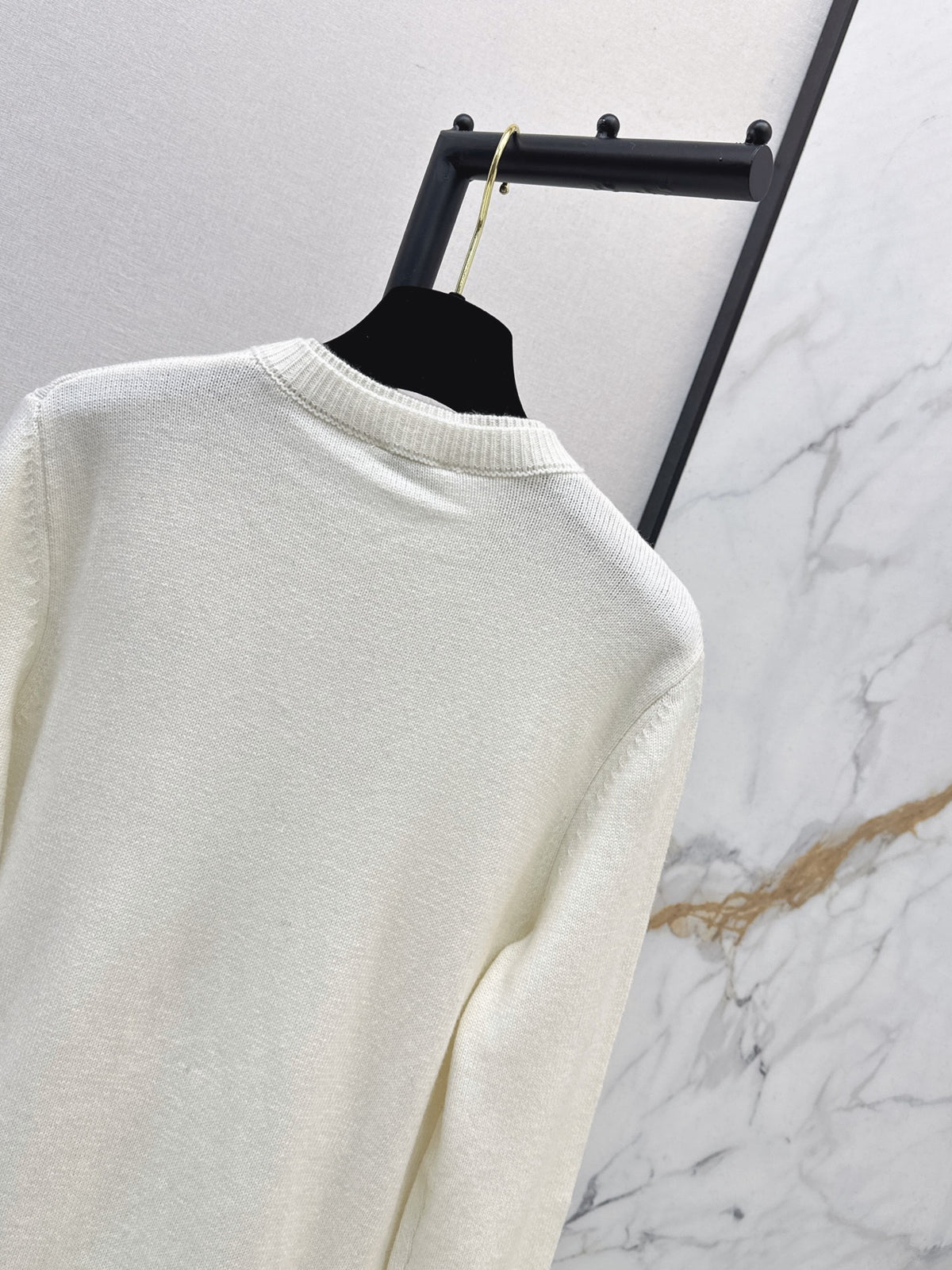 26FW New Crew-Neck Knitted Cardigan 🤍🖤