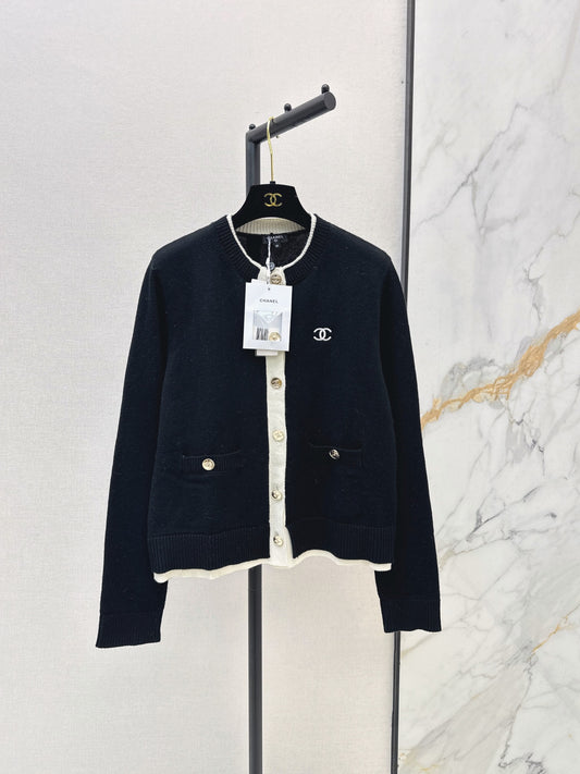 26FW New Crew-Neck Knitted Cardigan 🤍🖤