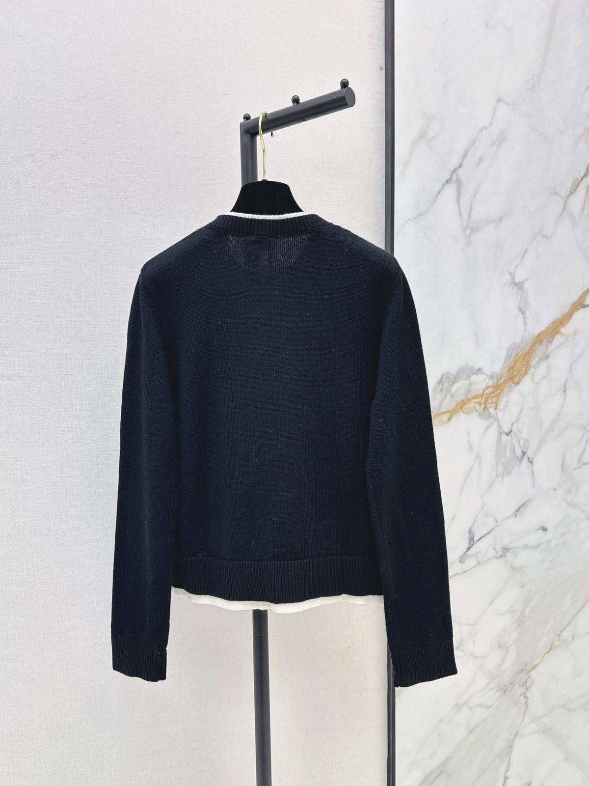 26FW New Crew-Neck Knitted Cardigan 🤍🖤